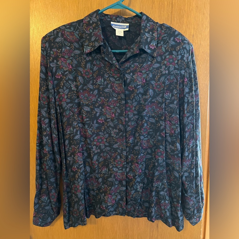 Pendleton vintage 14 button up top